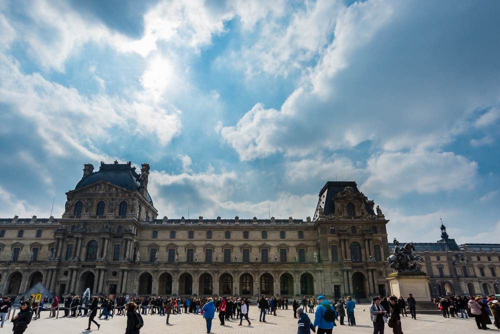 蓝天下的卢浮宫广场---法国巴黎篇(13)