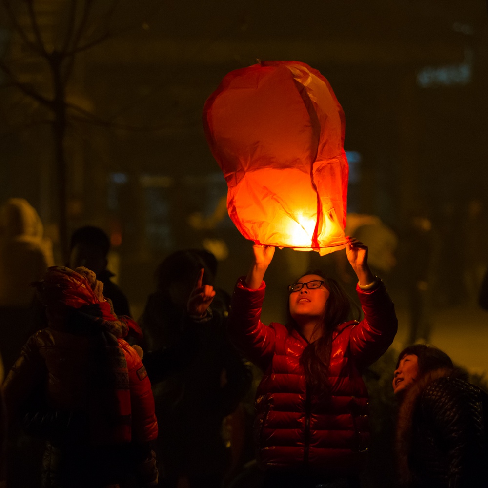 元宵佳节放灯祈福