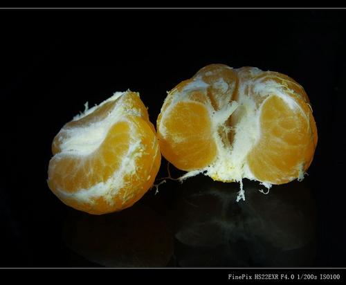 珠颗形容随日长,琼浆气味得霜成--橘子特写