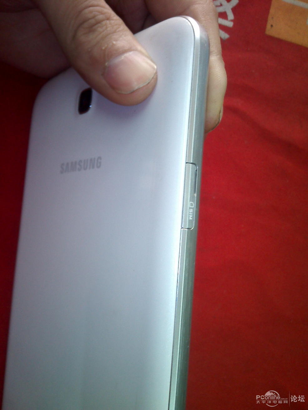 一台IPAD3 4G版,一台三星可打电话平板T211,