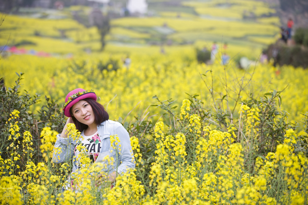 【《婺源江岭蹭的油菜花人像》摄影图片】人像摄影_云