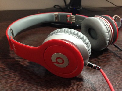 出售朋友送的魔音 beats solo hd by dr.dre 自刀