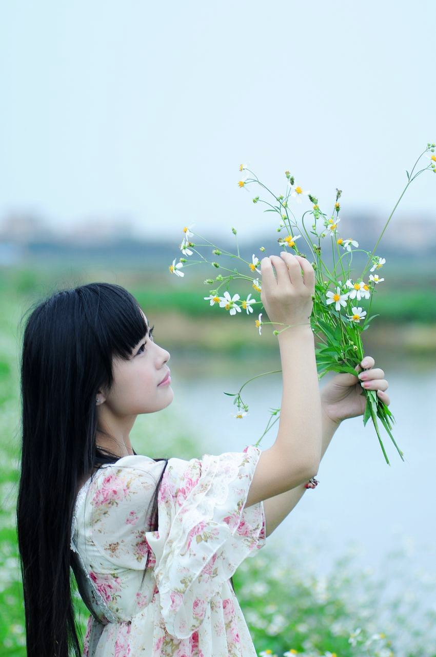 【--《风吹过的夏天》---18-105\/50MM1.4拍摄