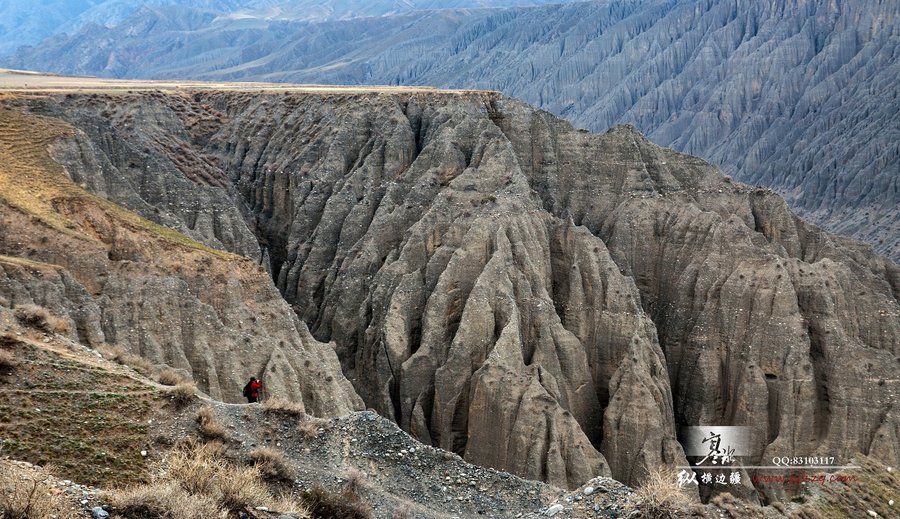 新疆奎屯大峡谷