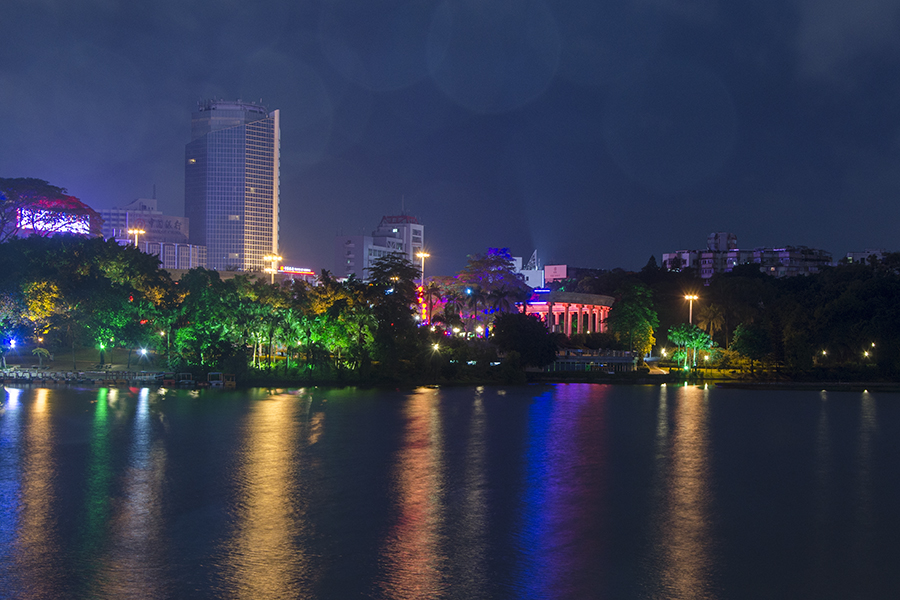 东湖夜景