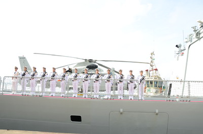 热烈欢迎中国海军护航编队到访尼日利来拉格斯