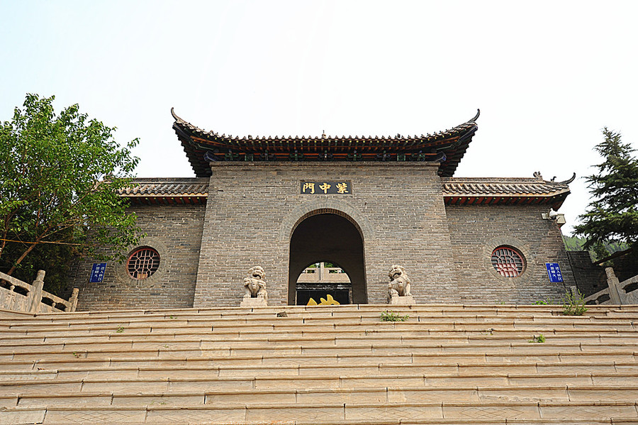 中华马氏始祖赵奢墓和紫金山寺