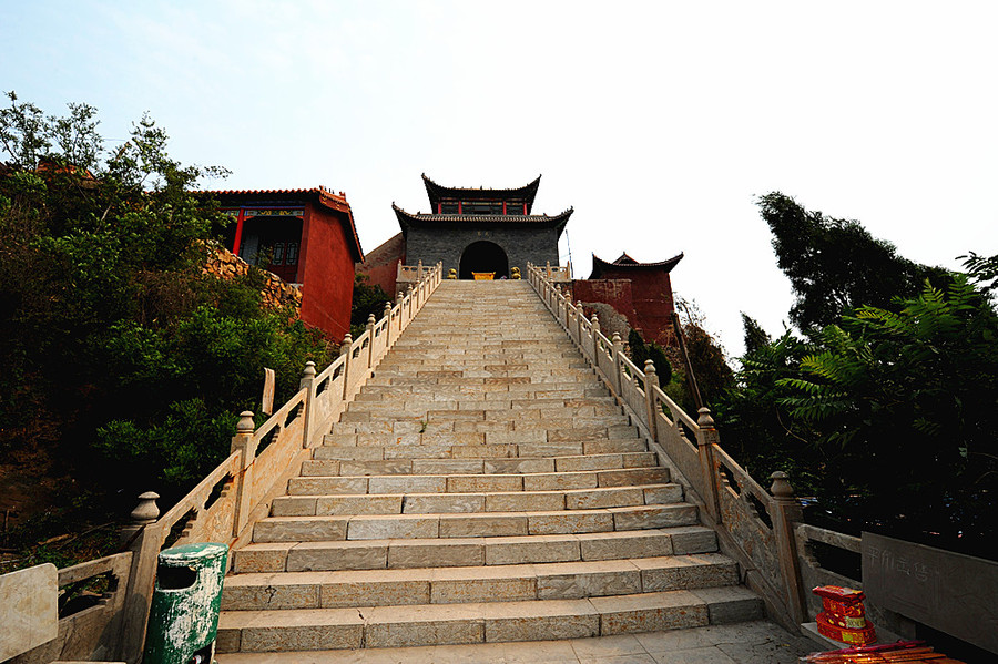 中华马氏始祖赵奢墓和紫金山寺