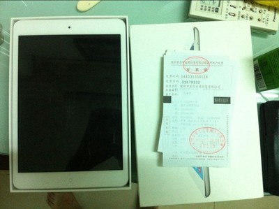 朋友出台白色九五新的IPAD MINI,苏宁实体店购