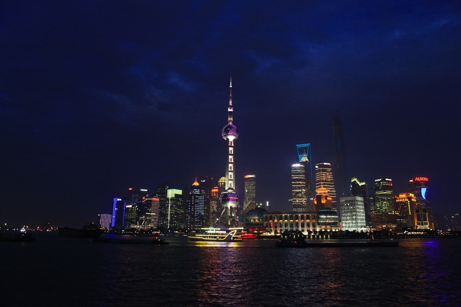 走过繁华大地-上海夜游记