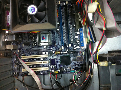 方正电脑主机 精英915GV-M5 DDR400 256M 