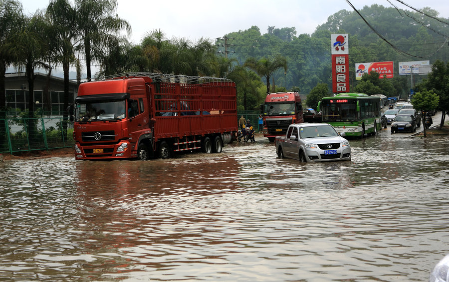 大雨,大水,开猛车