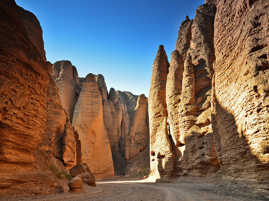 旅游纪实图片 西北游踪>(10)--甘肃景泰 黄河石林饮马沟大峡谷