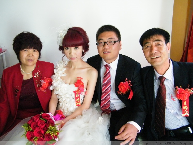 【婚礼跟拍--我们是相亲相爱的一家人摄影图片