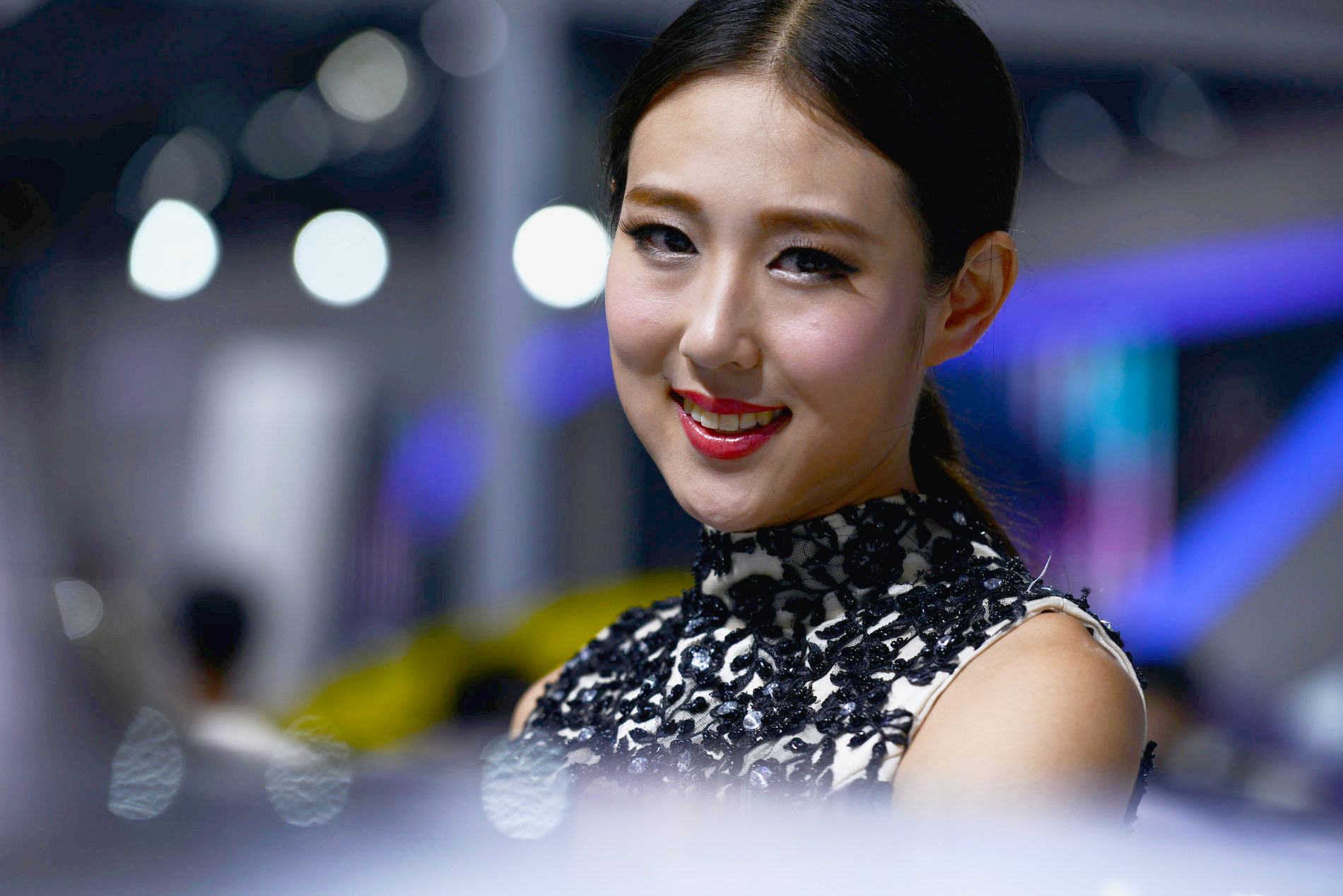 【成都车展美女车模摄影图片】人像摄影_qz24412244