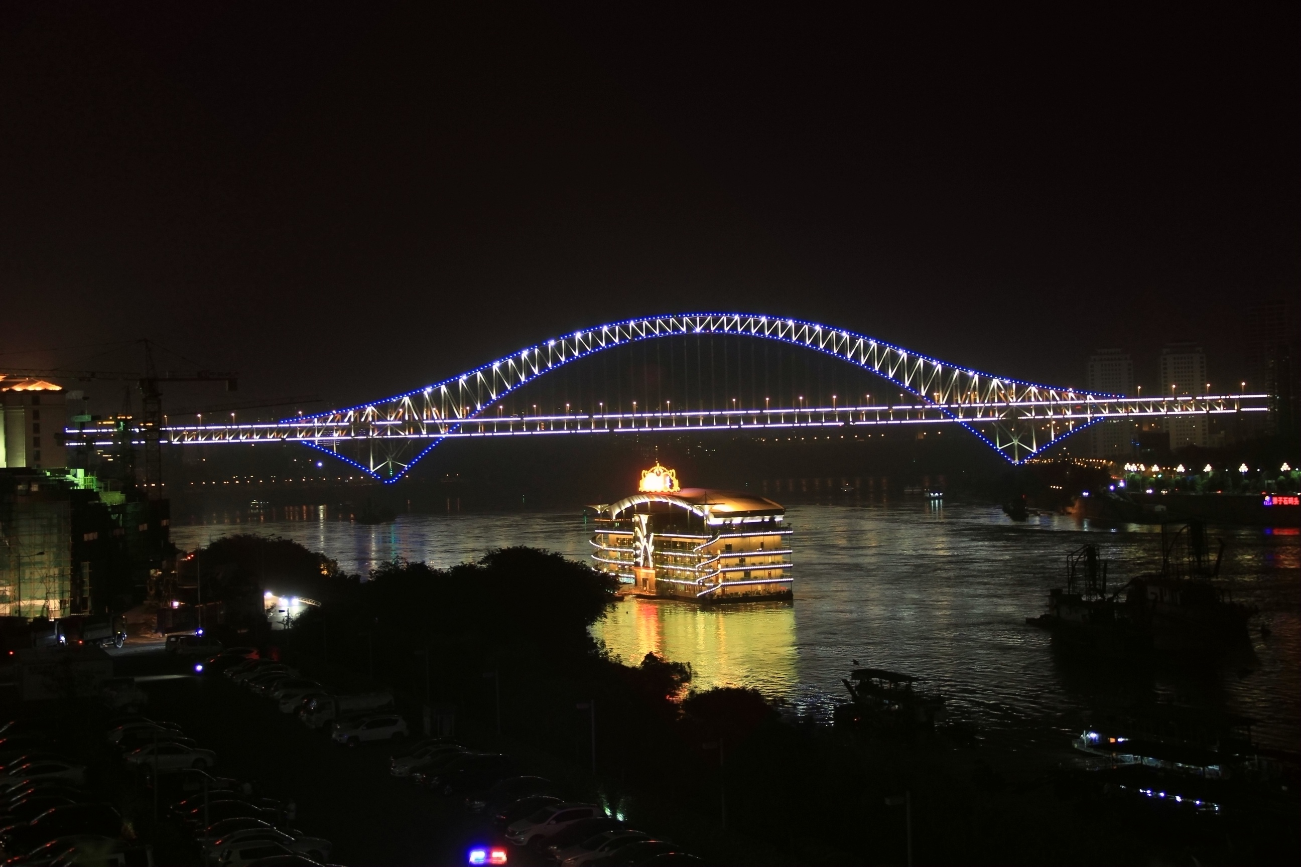 江边风景