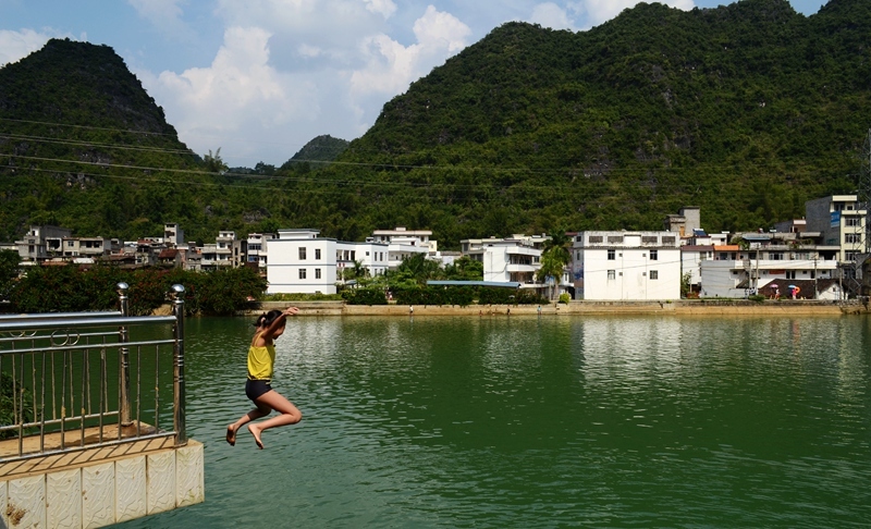 隆安布泉景色优美