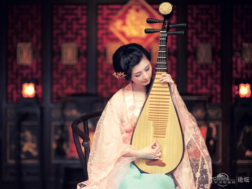 古典琵琶美女壁纸