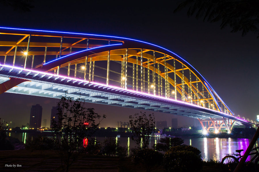 夜景东平河