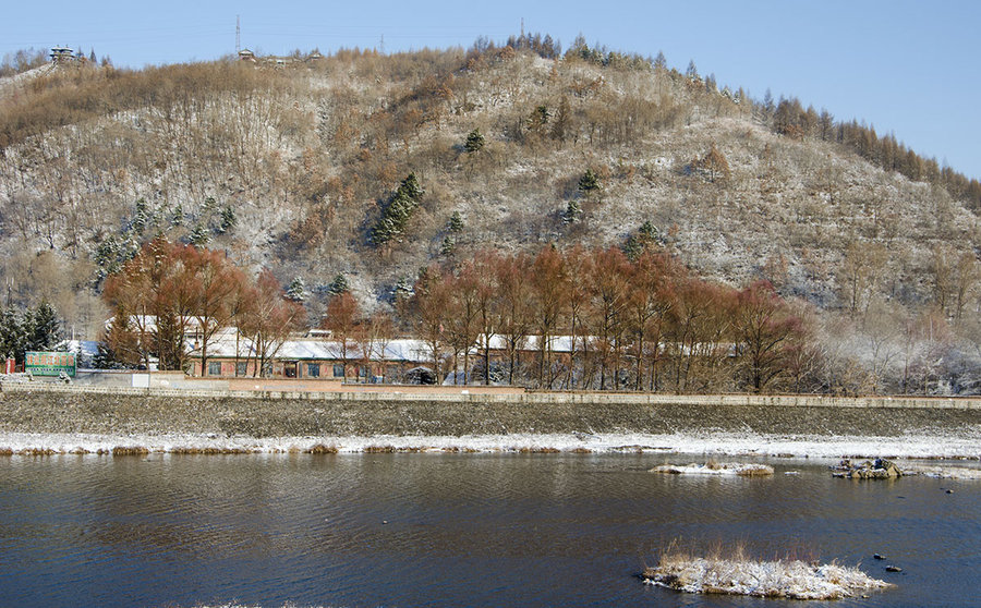 家乡北山初雪