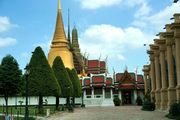 泰国大皇宫，2014.11.16.摄于曼谷，金碧辉煌，极其豪华的泰国皇宫，使人流连忘返。