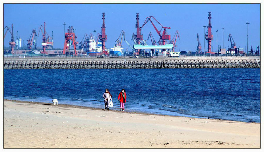 冬至,在秦皇岛西浴场海边上