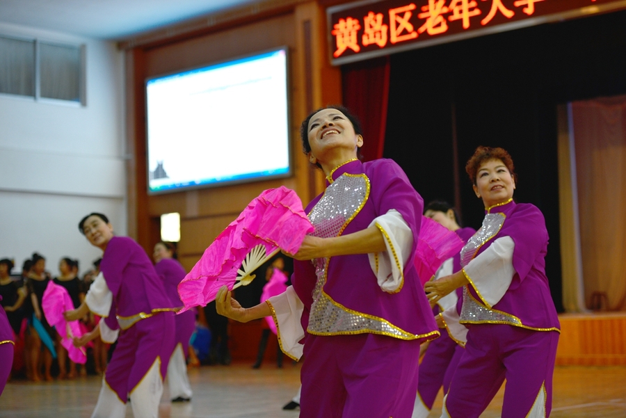 老年大学汇演—秧歌舞