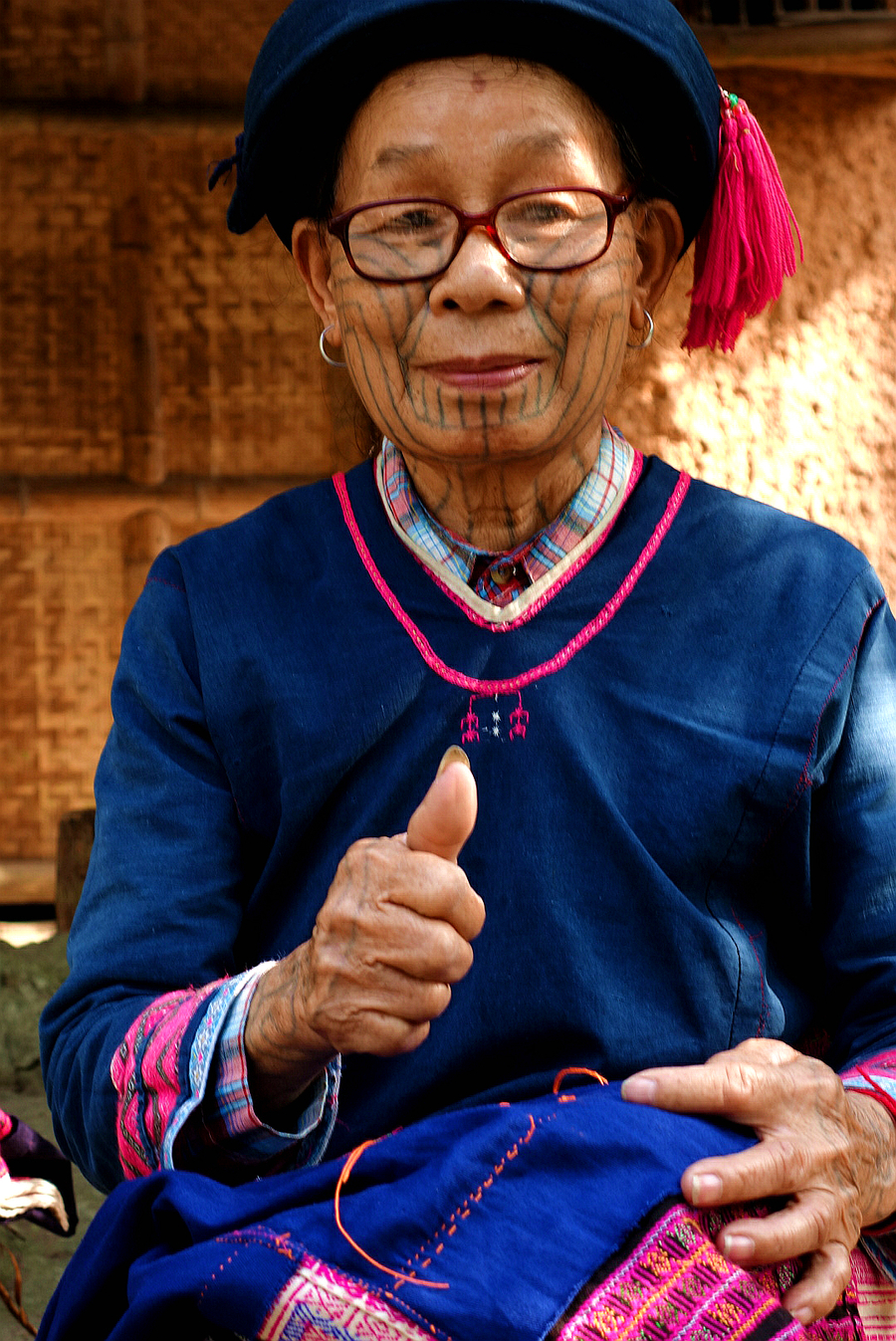 【三亚槟榔谷黎族老人摄影图片】人像摄影