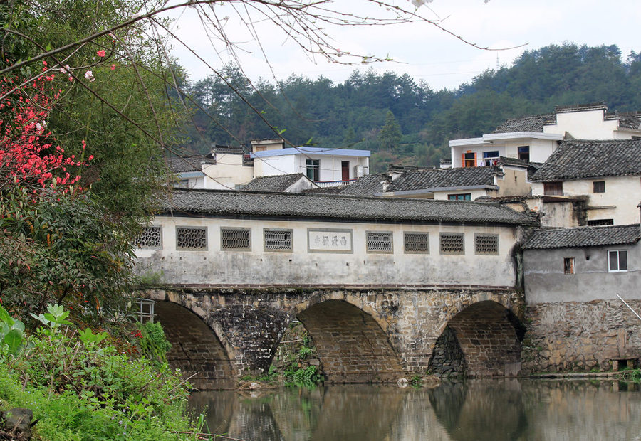 歙县石潭北岸古廊桥