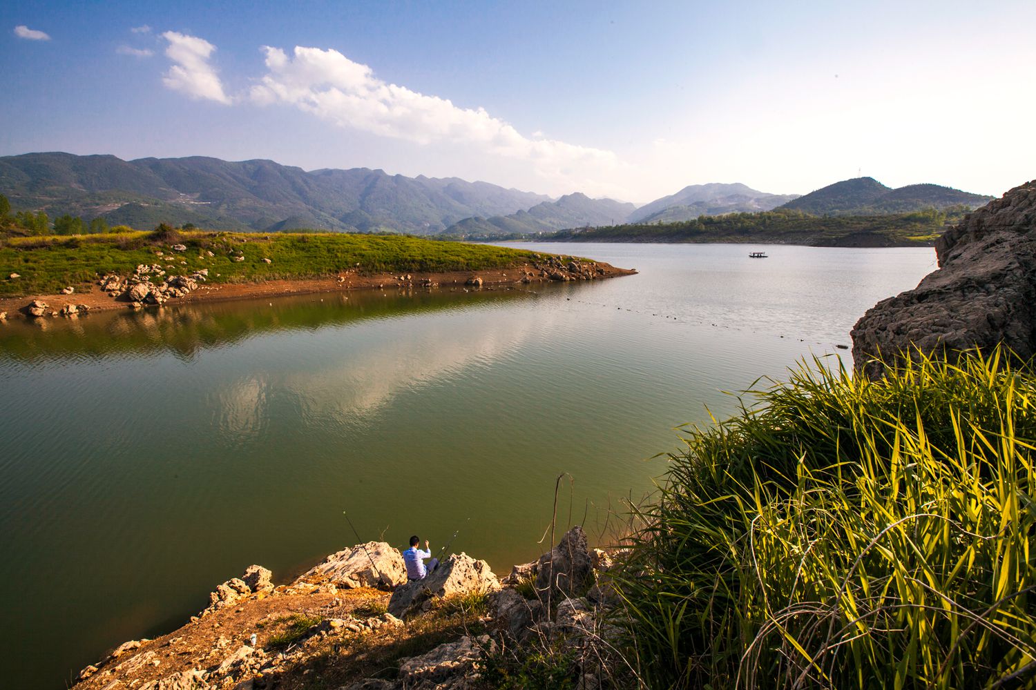 华蓥山天池湖