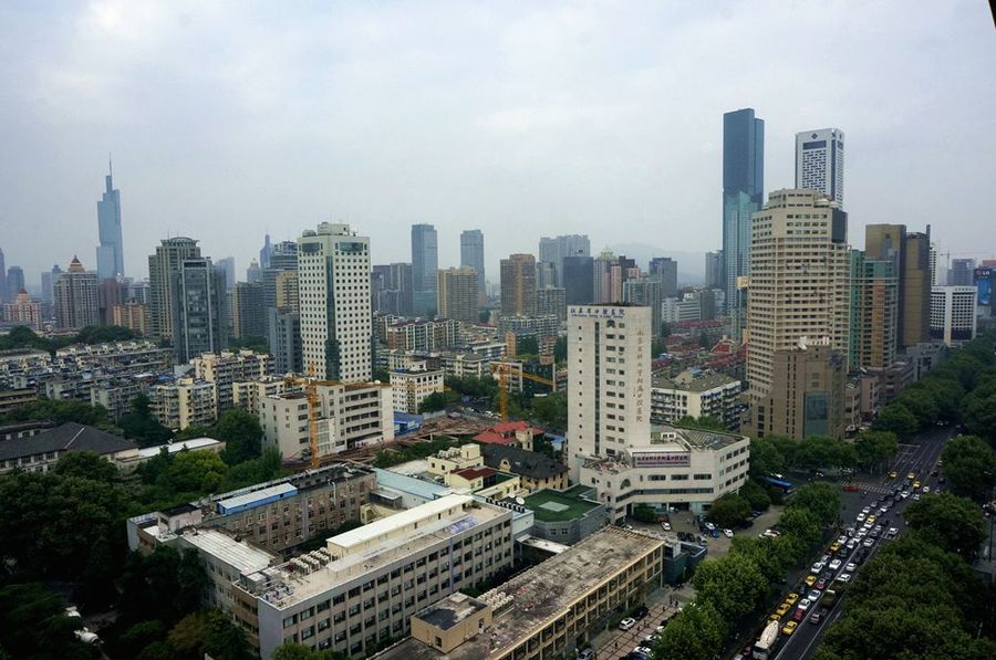 高楼上看南京