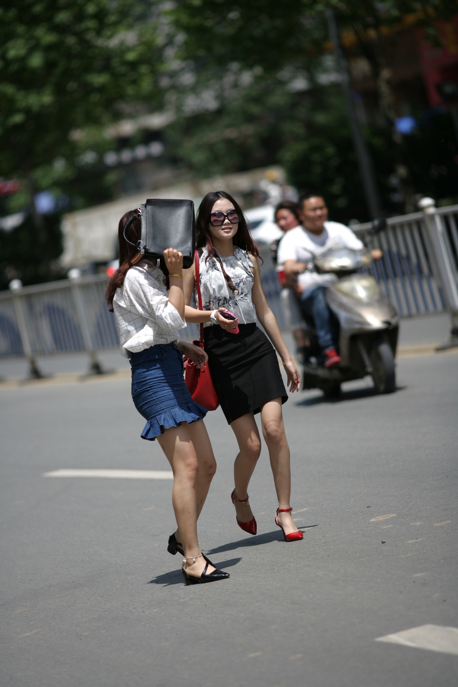 【1DS2+EF228扫街摄影图片】人像摄影_太平洋电脑网摄影部落