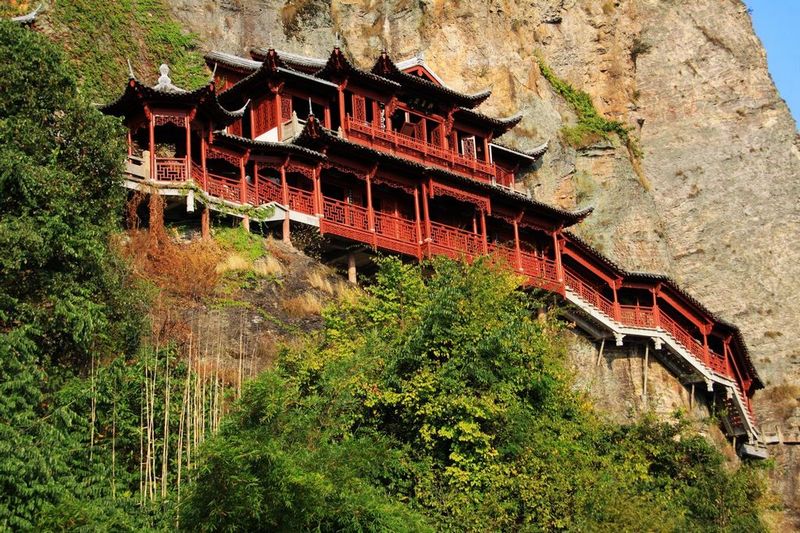 江南第一悬空寺:浙江建德大慈岩的风光