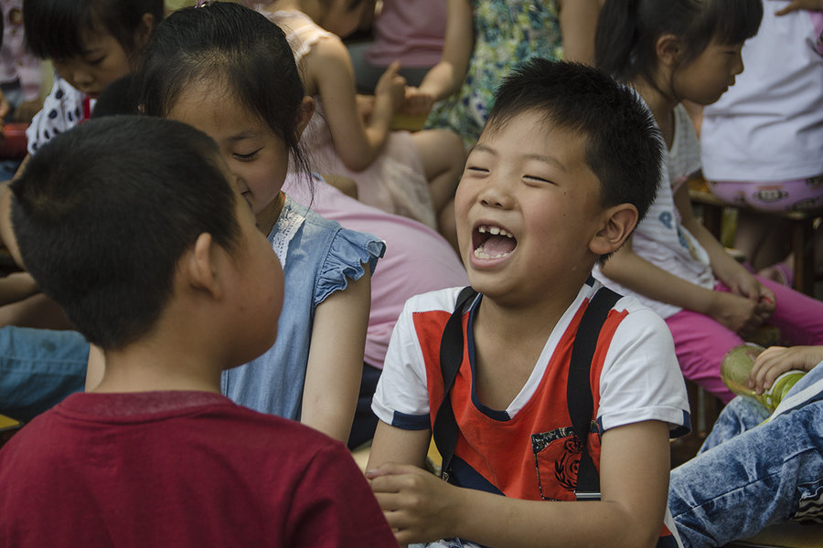【六一:天真浪漫小学生摄影图片】人像摄影_太平洋网