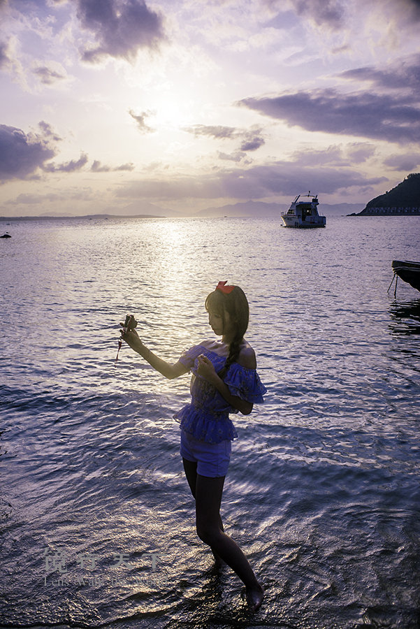 夕阳 海滩 小妖精