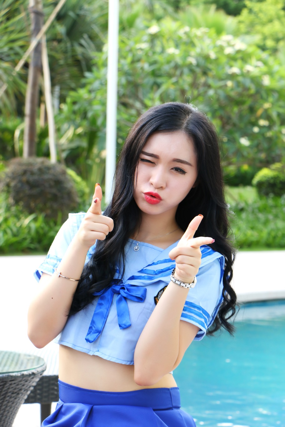 夏日美女