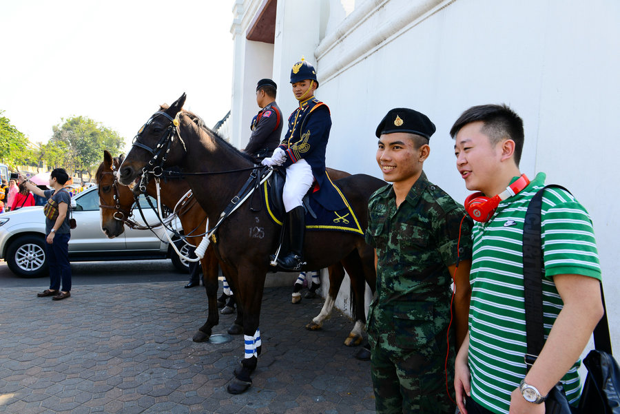 【镜头下的泰国皇家卫队骑兵摄影图片】人像摄