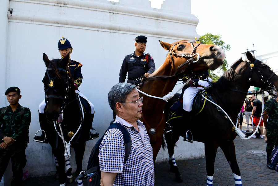 【镜头下的泰国皇家卫队骑兵摄影图片】人像摄