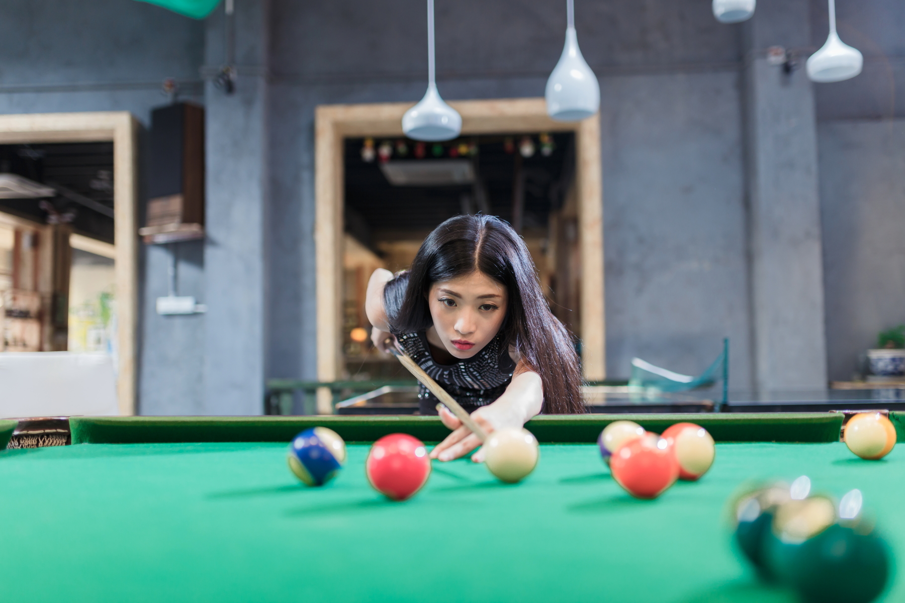 《女儿3》金晨卡斯柏约会打桌球 互动甜蜜气氛轻松 -- 眼界，放眼世界