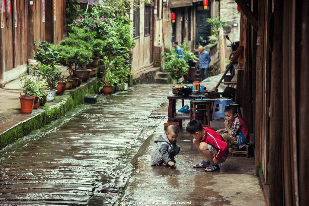 古街雨巷