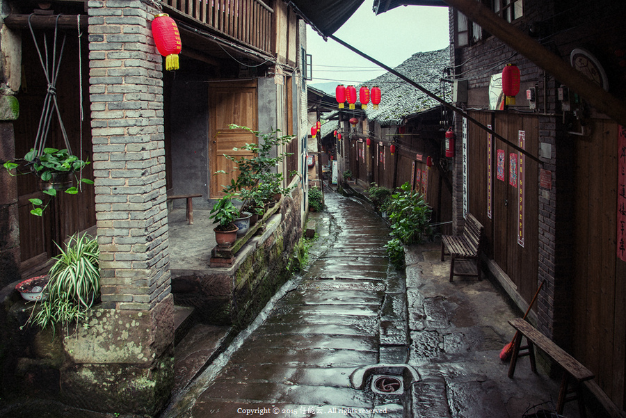 古街雨巷