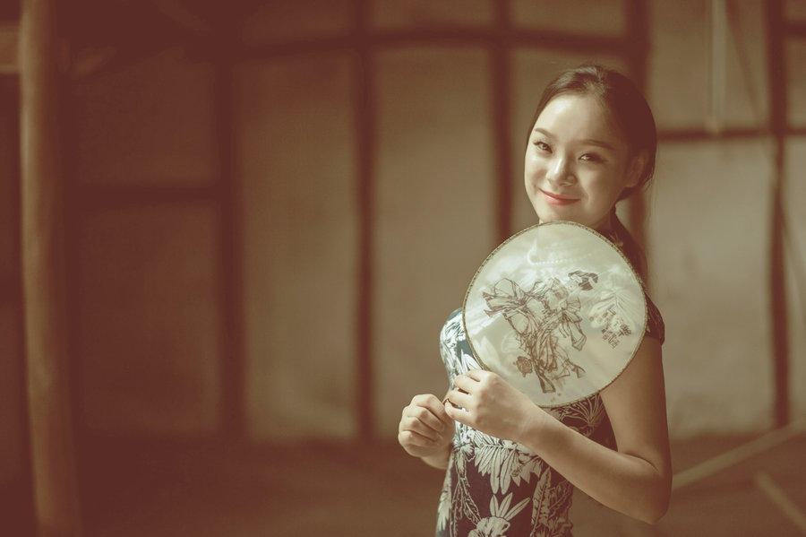 怀旧旗袍妹子