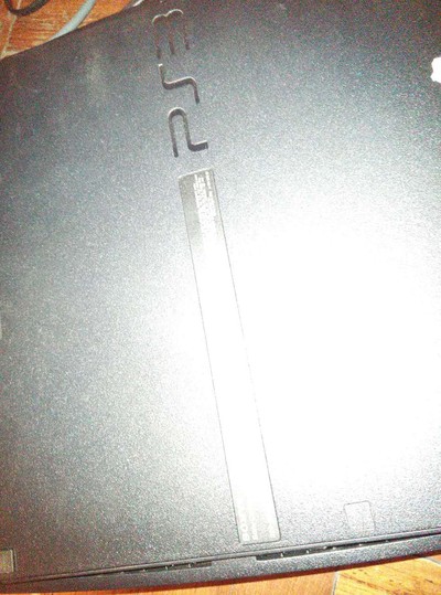 秒价出一台欧版PS3 Cech 2004a 120G , 2000