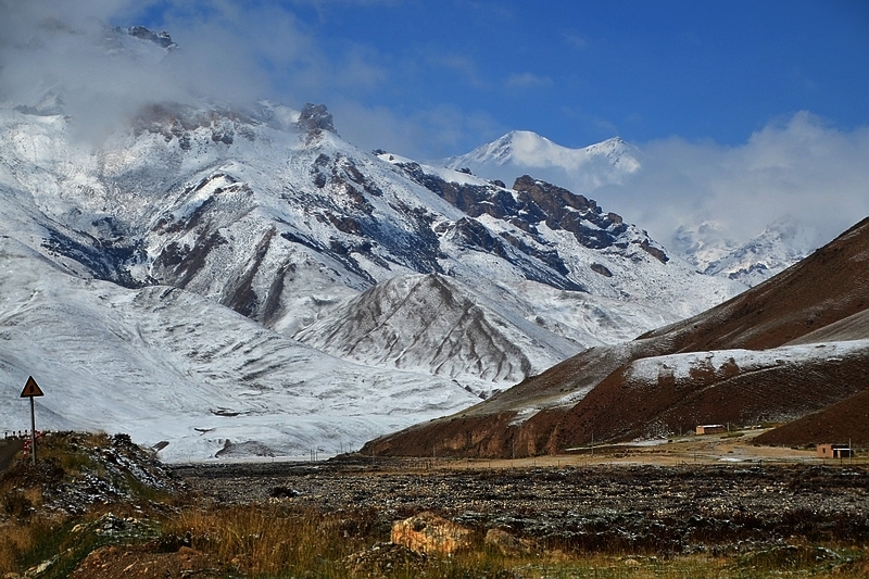 九月的祁连山雪景