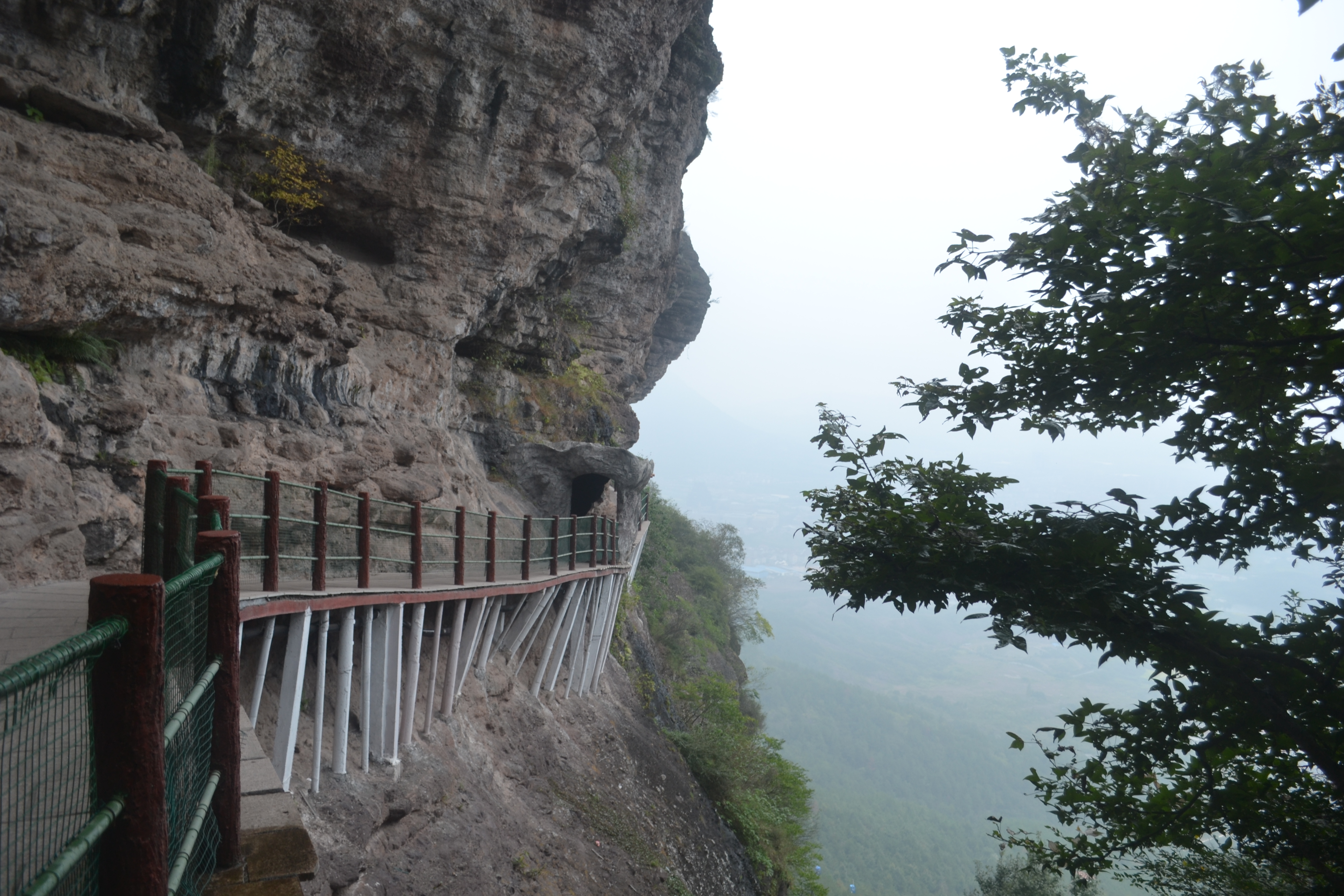 屏岩洞府
