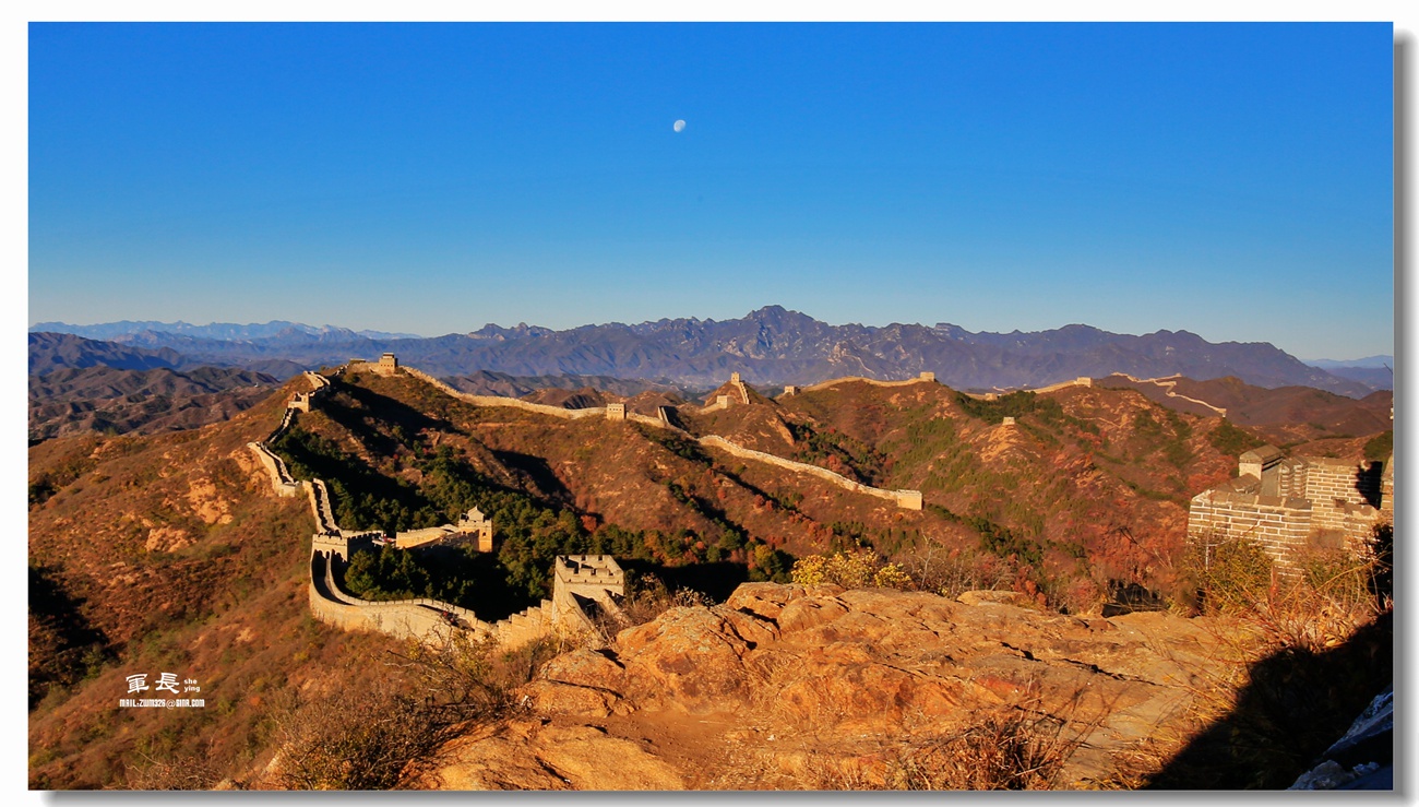 巍峨金山岭,逶迤古长城