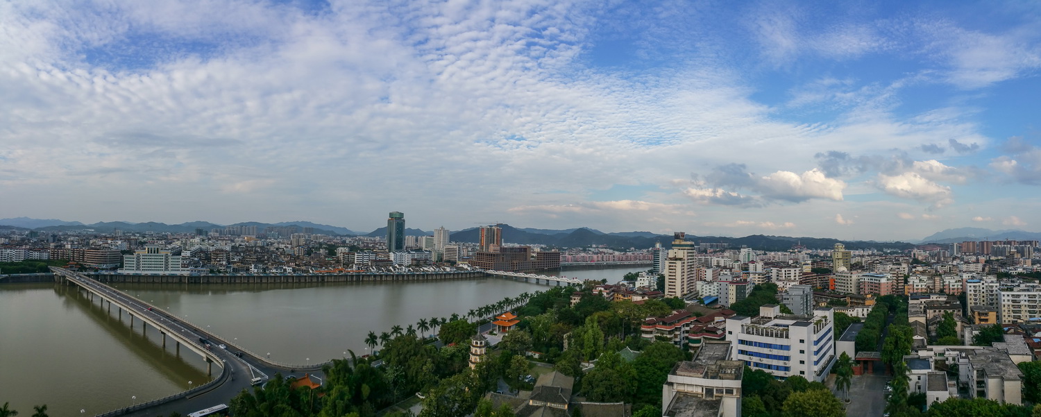 美丽的梅江两岸