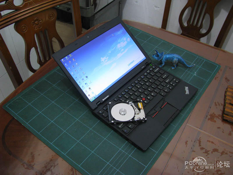 联想超轻小的笔记本ThinkPad X100e 便宜出了
