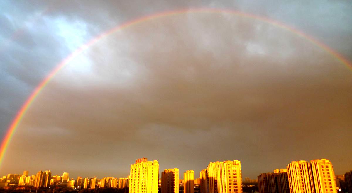 雨后出现了彩虹