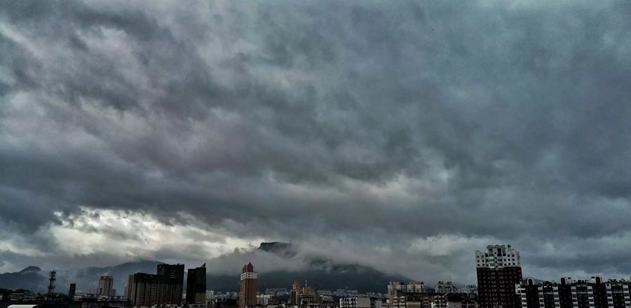 山雨欲来风满楼